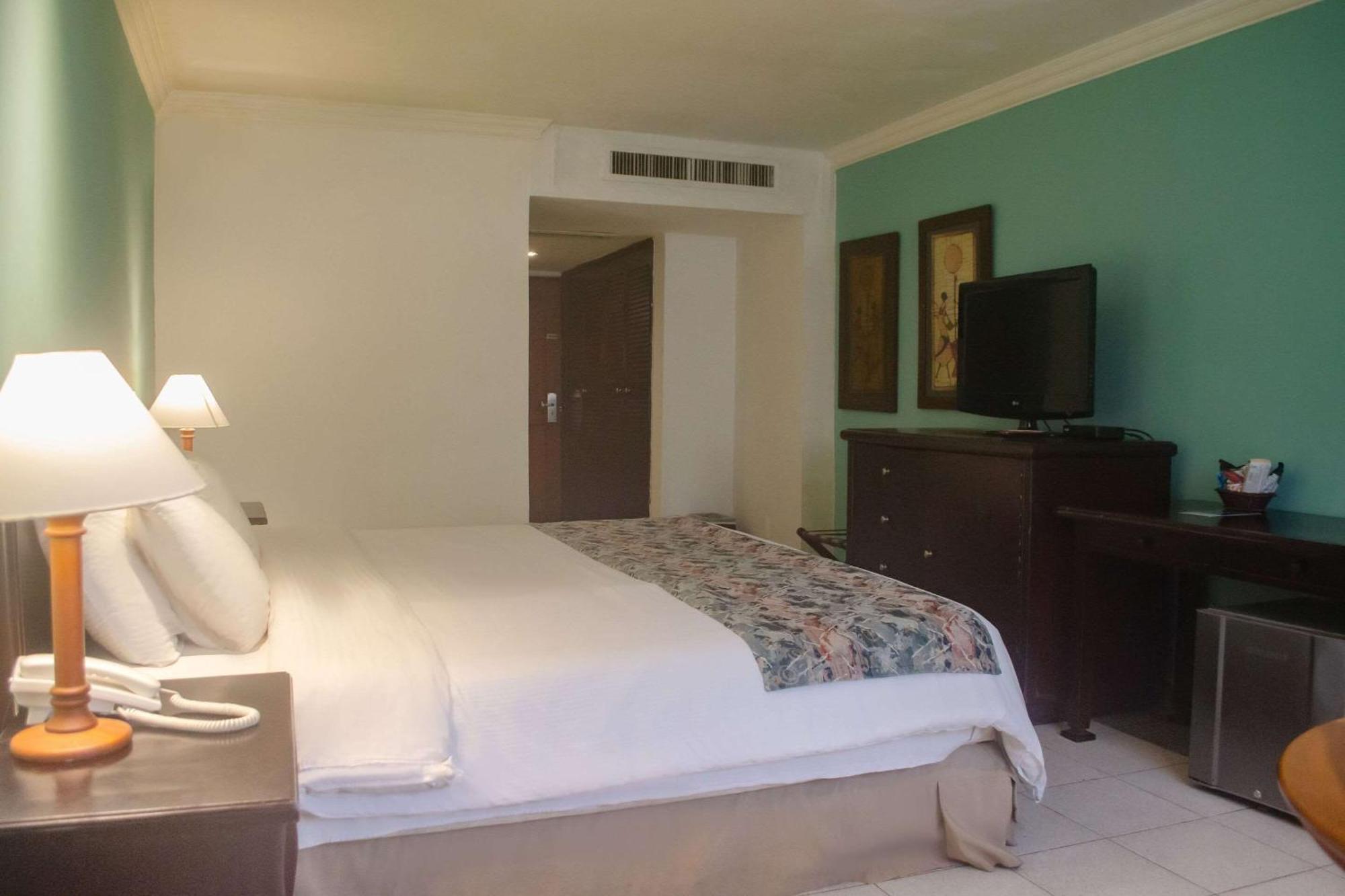 Hotel Faranda Express Puerta Del Sol Barranquilla, A Member Of Radisson Individuals Barranquilla  Eksteriør billede
