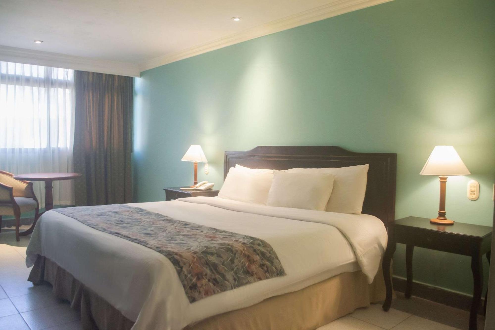 Hotel Faranda Express Puerta Del Sol Barranquilla, A Member Of Radisson Individuals Barranquilla  Eksteriør billede